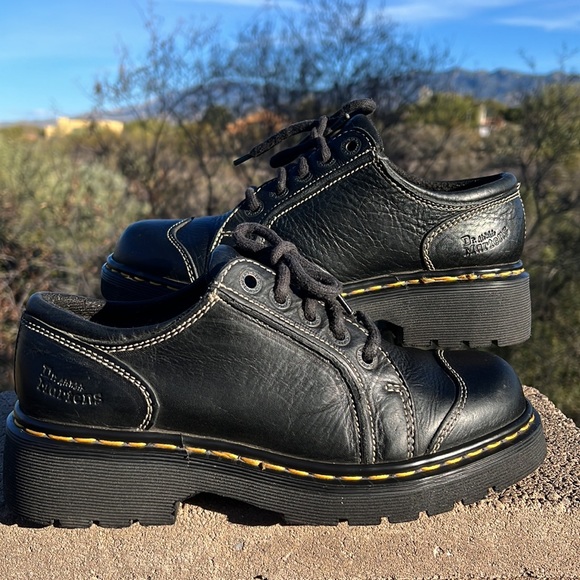 🏴󠁧󠁢󠁥󠁮󠁧󠁿 Dr. Martens MIE Chunky Black Cap Toe Oxfords UK 6 - Picture 13 of 17